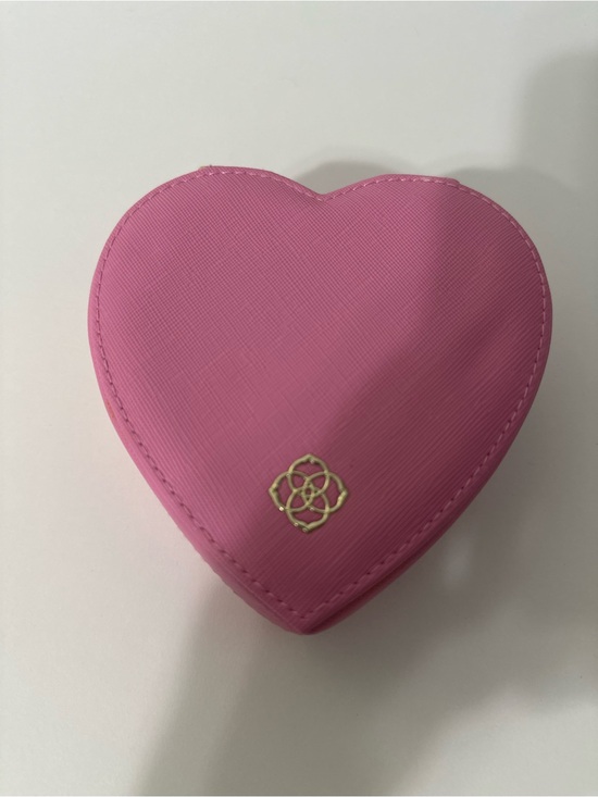Kendra Scott Jewelry - Kendra Scott Pink and Gold Zip Pouch